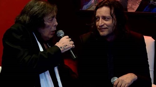 Jorge Vázquez cantó a dúo con Cacho Castaña en “Café la Humedad”