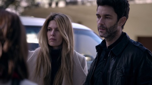 Raquel y Santiago van al pueblo de Carolina y Damián