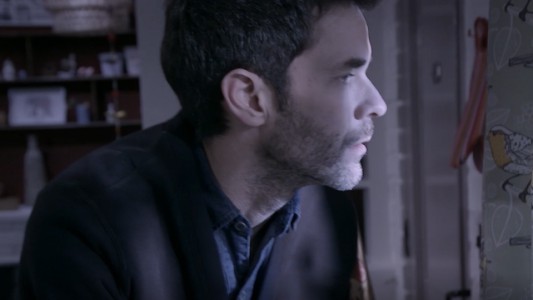 Santiago escapa de la policía