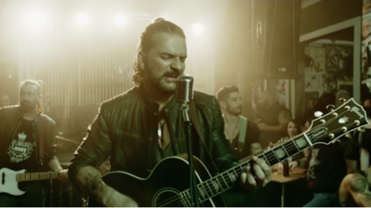 Ricardo Arjona presenta "Ella"