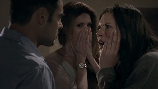 Mía: "Sos una puta mamá"