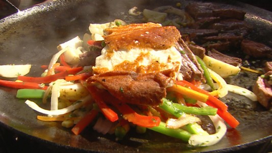 Entraña y provoleta de queso de cabra