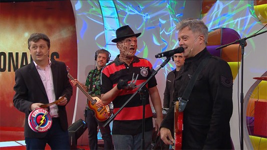 ¡Freddy Krueger se anima a cantar en vivo con Los Pericos!