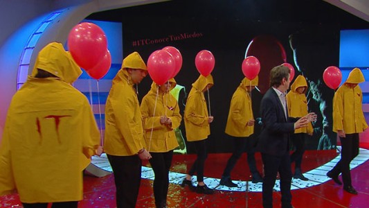 ¡Invasión en el estudio!