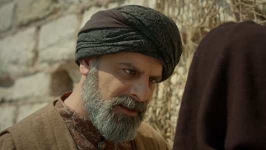 Rustem encuentra juntos a Mariam y Pedro