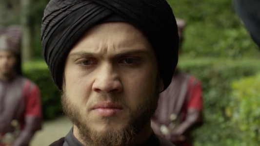 Bayaceto desobedece a Suleimán