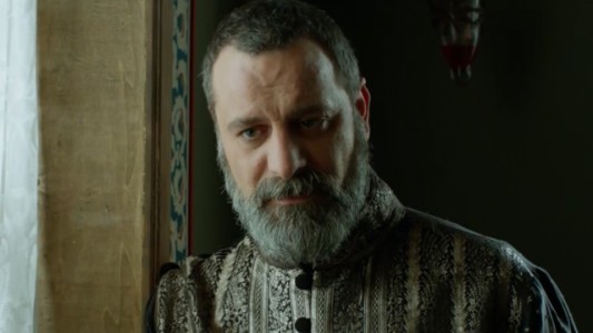 Rustem duda de su promesa a Hurrem