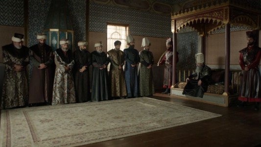 ¡Suleimán está enfurecido con el Sha!