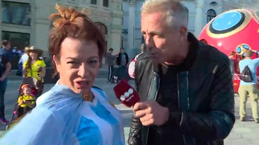 SuperLizy desfiló en la Plaza Roja