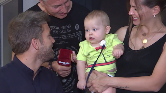 Mirko sigue conociendo famosos alrededor del mundo