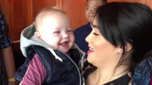 Mirko, ¡el bebé que enamora a las conductoras!