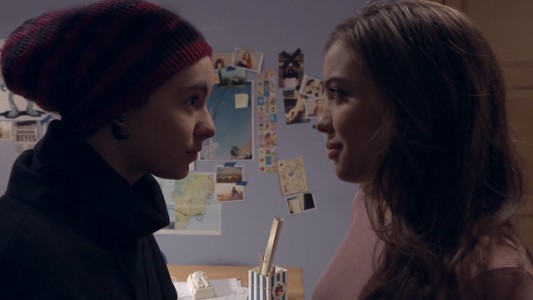 Juan a Emma: "No somos novios, no somos amigos, ¿qué somos"