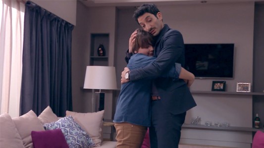 Santi le dice a Gastón que sufre bullying en la escuela