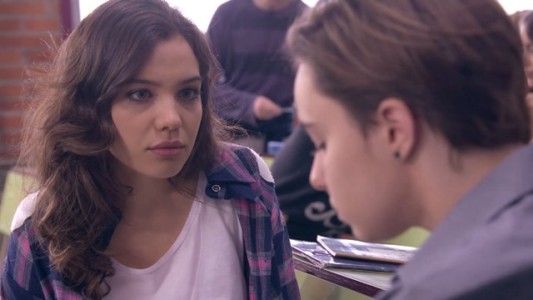 Emma súper celosa de Sofia encara a Juan