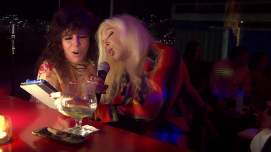 El clásico de Luis Miguel por Susana y Verónica Castro