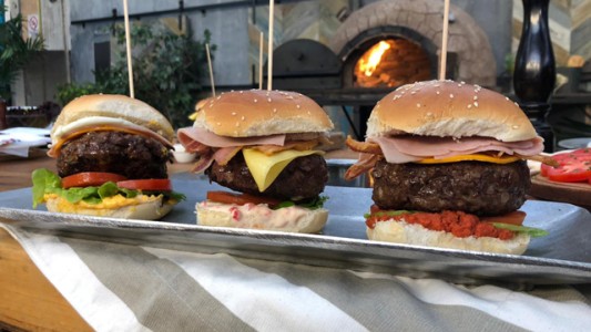 Hamburguesas caseras con los mejores aderezos