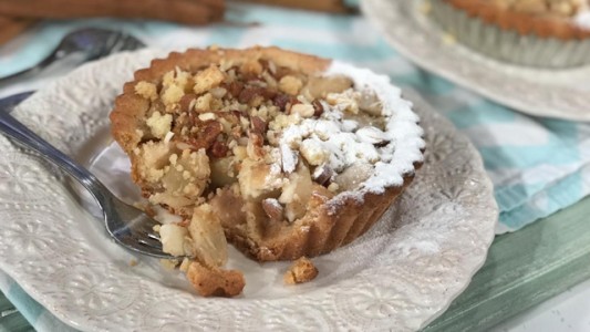 Tarta tibia que se desarma en la boca