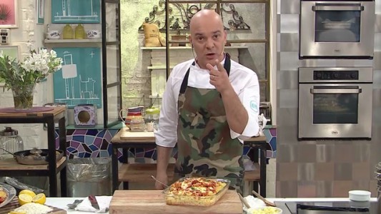 Coditos gratinados con salsa napolitana