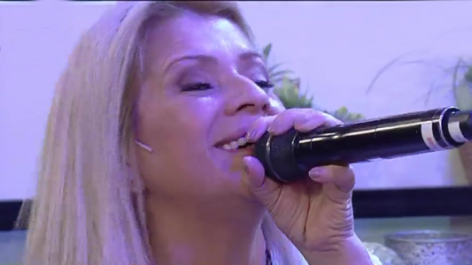 Dalila canta "Si me tenías"