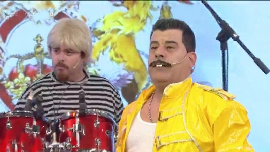 Los Queentachistes la rockean con humor