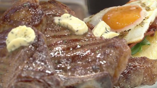 Tremendo bife con papa bomba