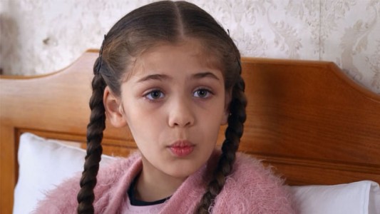 Elif vuelve con su familia pero Arzu sigue libre