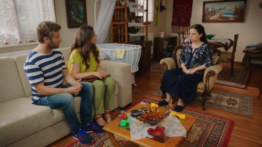 Feride habla con Mesude