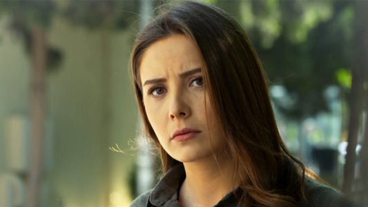 Melek es acusada de ladrona