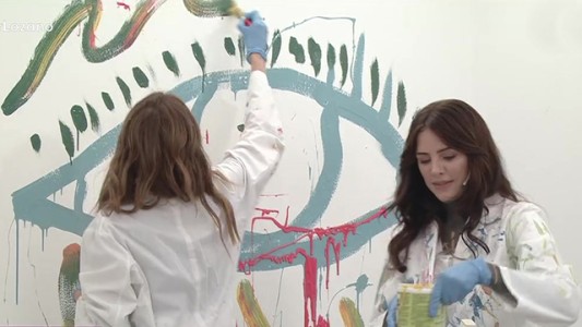 Cande Tinelli le enseña su arte a Vero Lozano