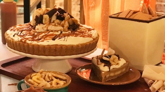 Espectacular tarta de banana con relleno de caramelo