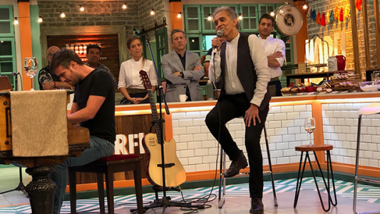 Jairo homenajeó a Alberto Cortez