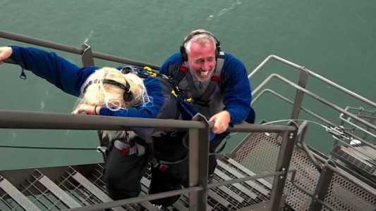Susana subió el puente más alto del mundo... ¡engañada!