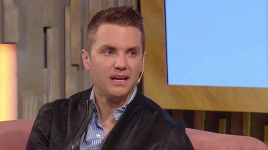 "Desconfío de la gente que niega sus orígenes"