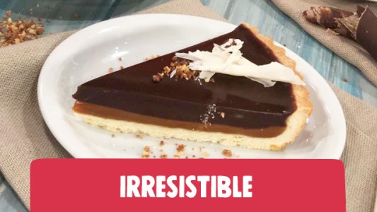 Súper tarta de chocolate, dulce de leche y almendras