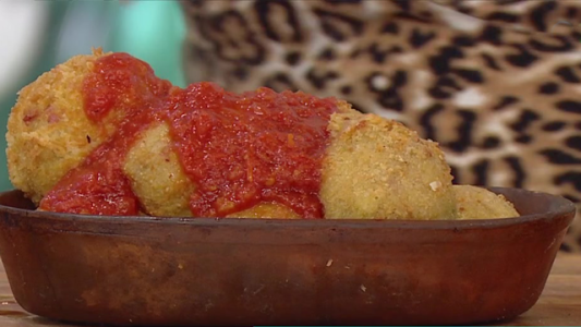 Croquetas de papa rellenas de provoleta