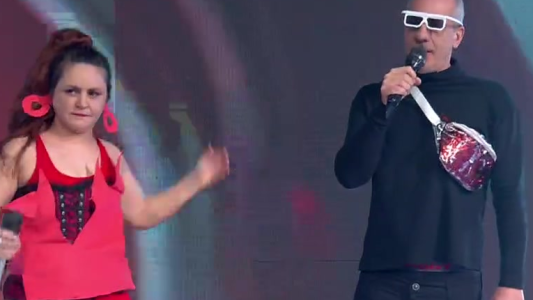 Grosalía y R Balvin cantan "Con altura" en Peligro Dúos