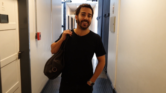 Pequeña Victoria: un día de grabación con Nico Francella