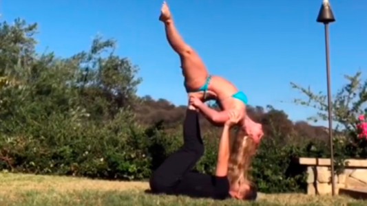 El increíble video de Britney Spears haciendo yoga