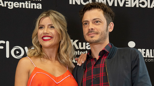 Laurita Fernández y Tomás Fonzi en la presentación de Inconvivencia