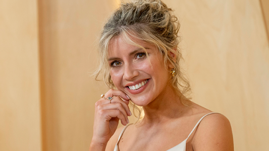 La reacción de Laurita al ver las escenas hot de Cabré