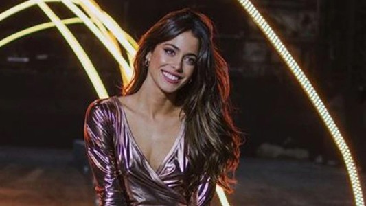 La emotiva versión de Tini del himno nacional