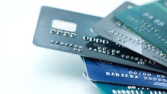 Todo lo que hay que saber sobre el uso de las tarjetas en el exterior