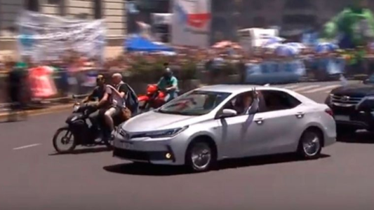 Alberto Fernández manejó hasta el Congreso