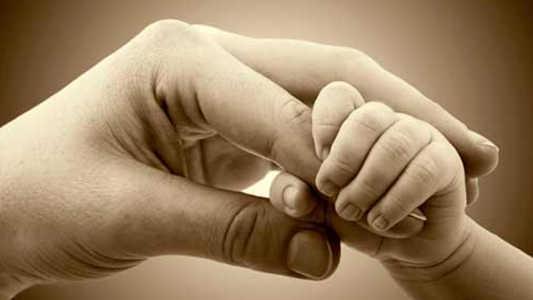 El misterioso caso de los mellizos que no son “iguales” por una mutación genética