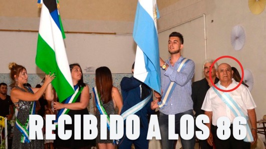 Pura emoción: logró terminar el colegio a los 86 años