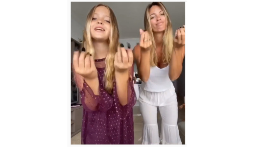 Furor en las redes por las desopilantes coreografías de Rocío Guirado Díaz y su hija