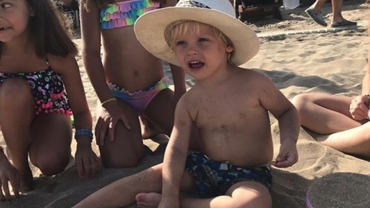 Mirko se hizo "milanesa" en la playa