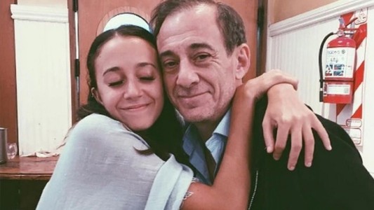 Alejandro Awada: "Me duelen las críticas de las redes sociales hacia mi hija"