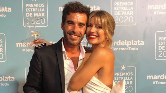 Nico Cabré y Laurita Fernández a los besos en los Estrella de Mar