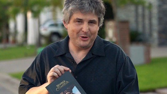 Gabriel Schultz se babeó con una foto de Karina Jelinek